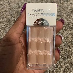 Dashing Diva Magic Press Nail- Nude